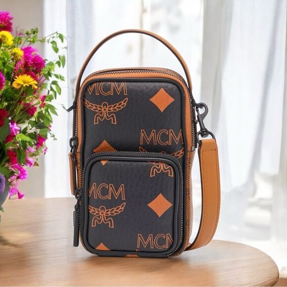 NWT MCM Aren Maxi Small Crossbody Bag - Picture 1 of 4